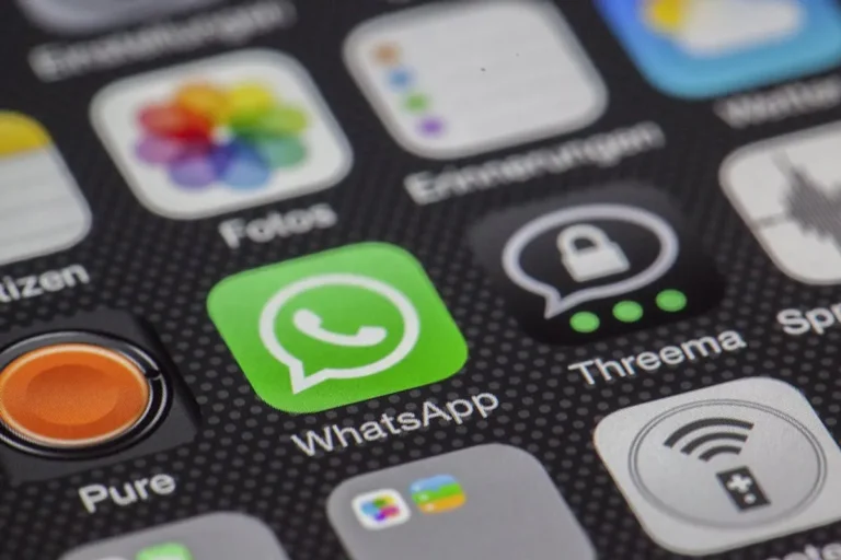 GB WhatsApp Alternatives and Privacy Risks Explained