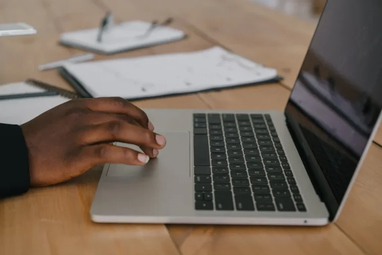 How to Write Useful Software Review Pages